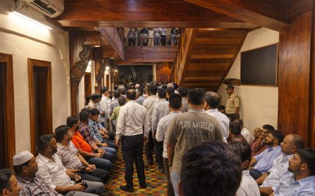 महापालिका निवडणुकीत अव्यवस्था, ठाण्यात उमेदवार रांगेत ताटकळले..